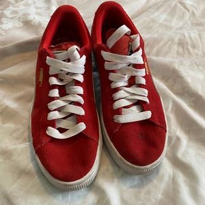 Puma suede red low top sneakers 6.5C